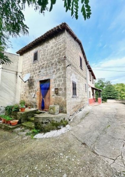 casa indipendente in vendita a Montefiascone
