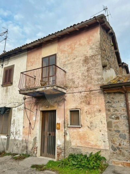 casa indipendente in vendita a Montefiascone