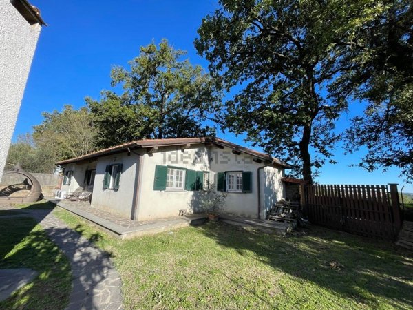 casa indipendente in vendita a Montefiascone