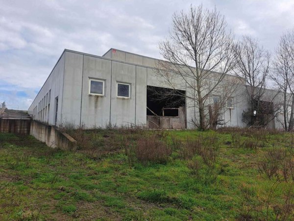 capannone in vendita a Montefiascone