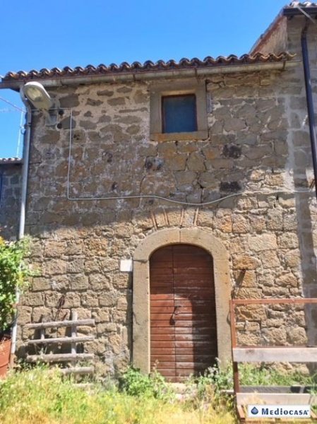 casa indipendente in vendita a Montefiascone