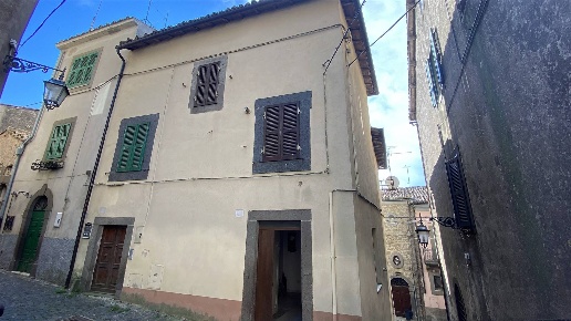 casa indipendente in vendita a Montefiascone