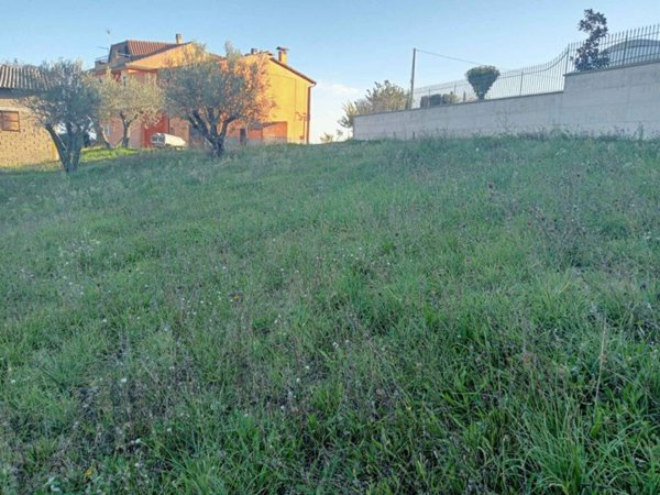 casa indipendente in vendita a Montefiascone
