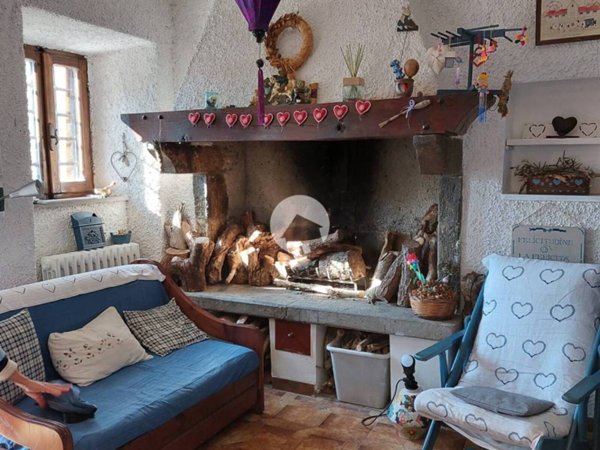 casa indipendente in vendita a Montefiascone