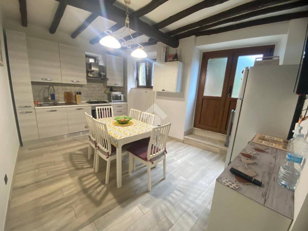 casa indipendente in vendita a Montefiascone