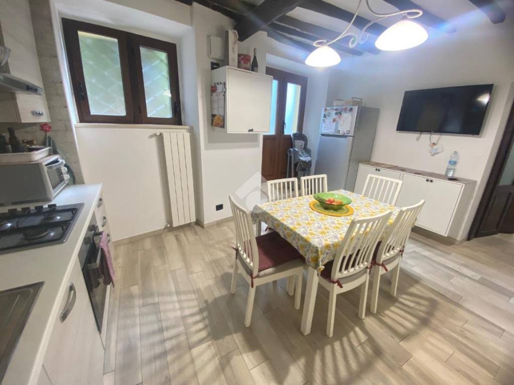 casa indipendente in vendita a Montefiascone