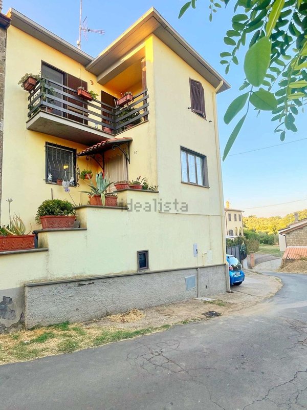 casa indipendente in vendita a Montefiascone