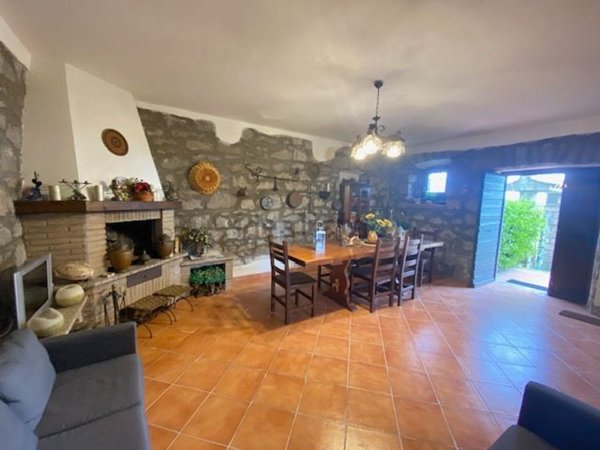 casa indipendente in vendita a Montefiascone