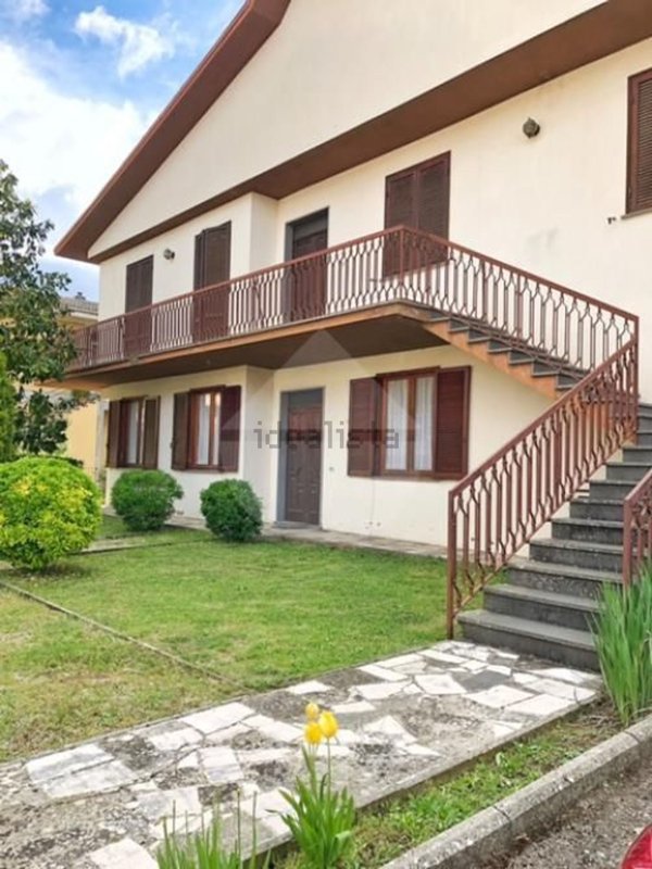 casa indipendente in vendita a Montefiascone