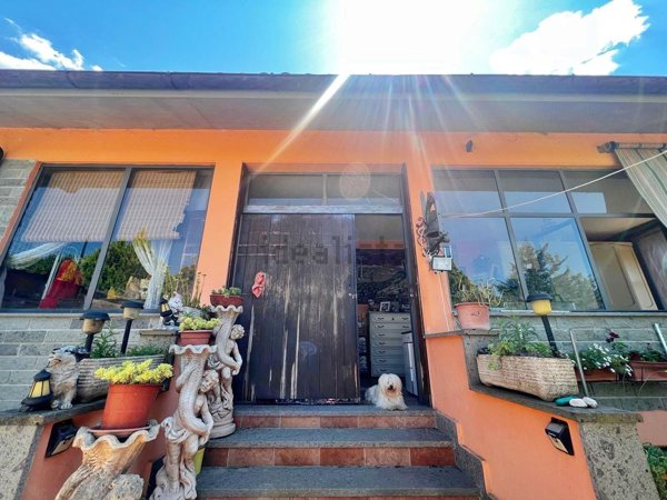 casa indipendente in vendita a Montefiascone