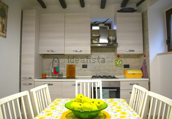 casa indipendente in vendita a Montefiascone