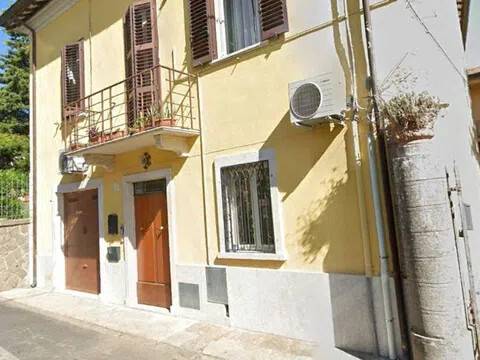 casa indipendente in vendita a Montefiascone