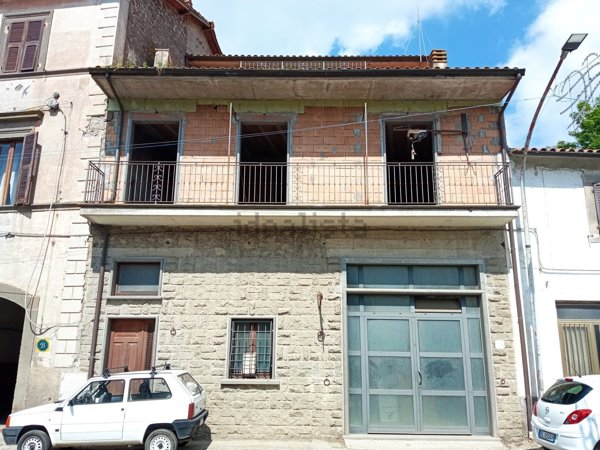 casa indipendente in vendita a Montefiascone