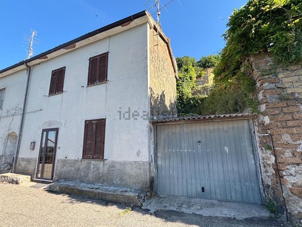 pentavano in vendita a Montefiascone