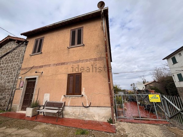 casa indipendente in vendita a Montefiascone
