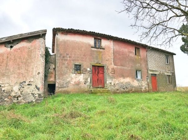 casale in vendita a Montefiascone