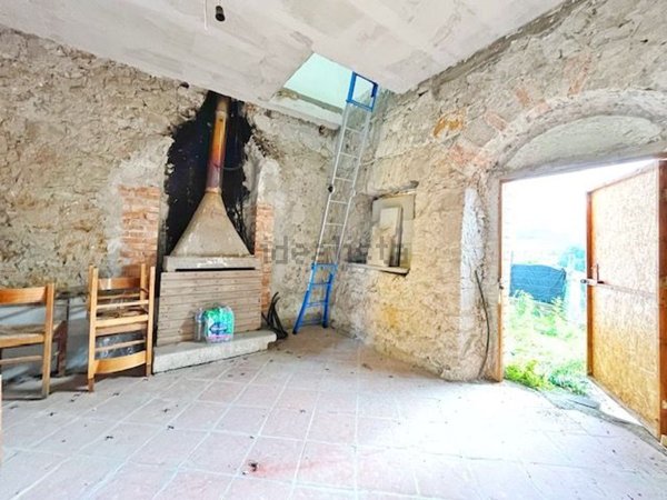 casa indipendente in vendita a Montefiascone