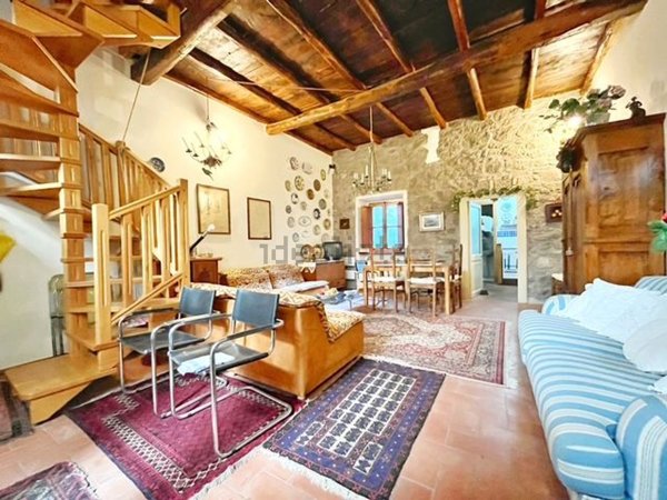 casa indipendente in vendita a Montefiascone