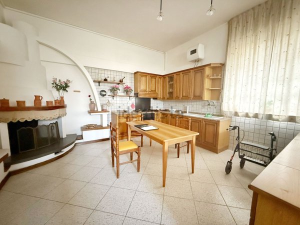 casa indipendente in vendita a Montefiascone