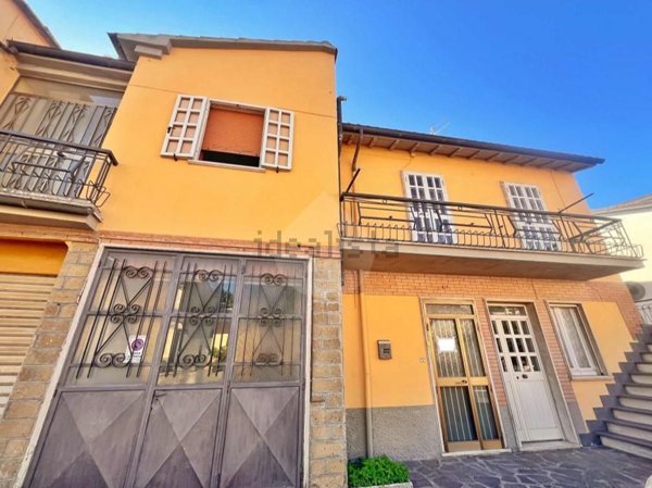 casa indipendente in vendita a Montefiascone