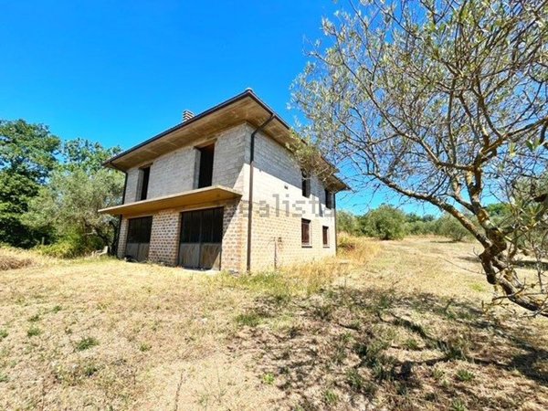 casa indipendente in vendita a Montefiascone