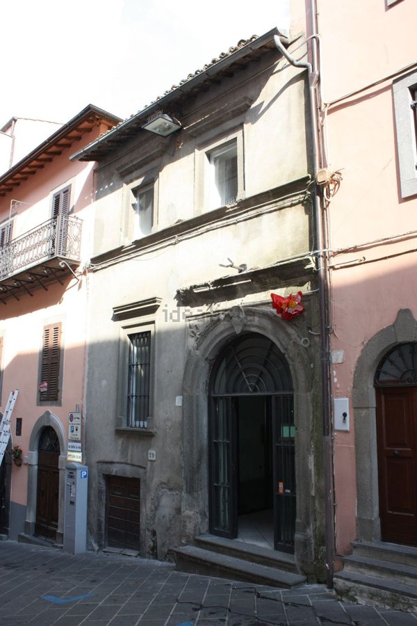 locale commerciale in vendita a Montefiascone