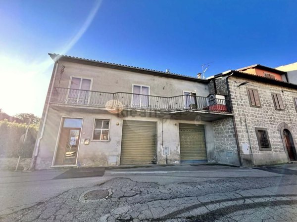 casa indipendente in vendita a Montefiascone