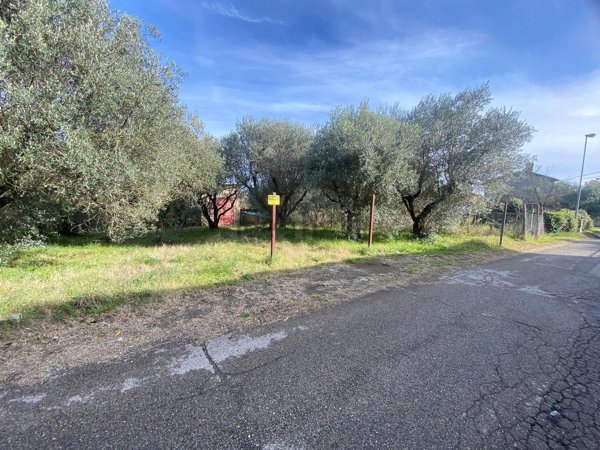 locale di sgombero in vendita a Montefiascone in zona Zepponami