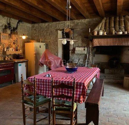 casa indipendente in vendita a Montefiascone