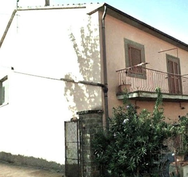 quadrivano in vendita a Montefiascone in zona Le Mosse