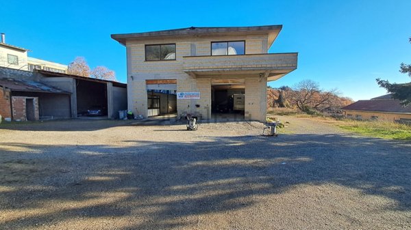 capannone in vendita a Montefiascone