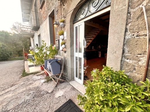 casa indipendente in vendita a Montefiascone