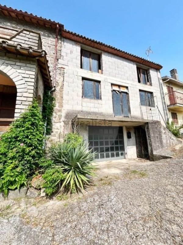 casa indipendente in vendita a Montefiascone in zona Mentuccia