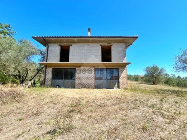 casa indipendente in vendita a Montefiascone