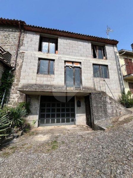 casa indipendente in vendita a Montefiascone