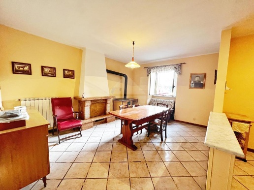 casa indipendente in vendita a Montefiascone