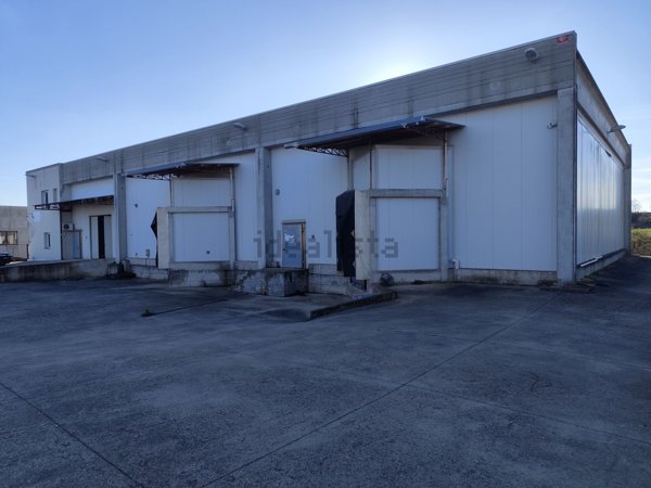 capannone in vendita a Montefiascone