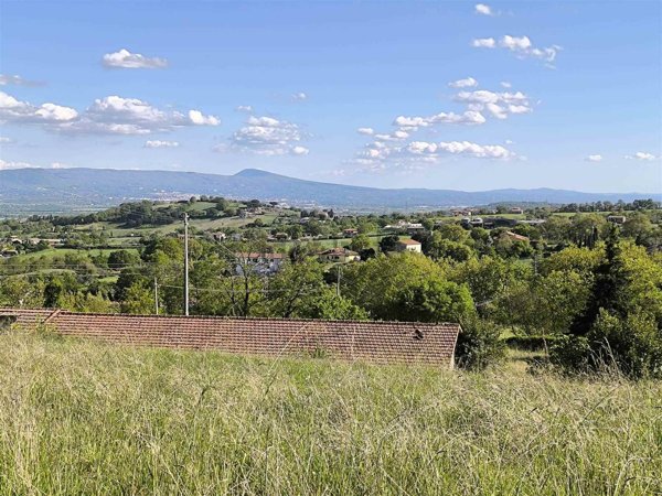 casa indipendente in vendita a Montefiascone
