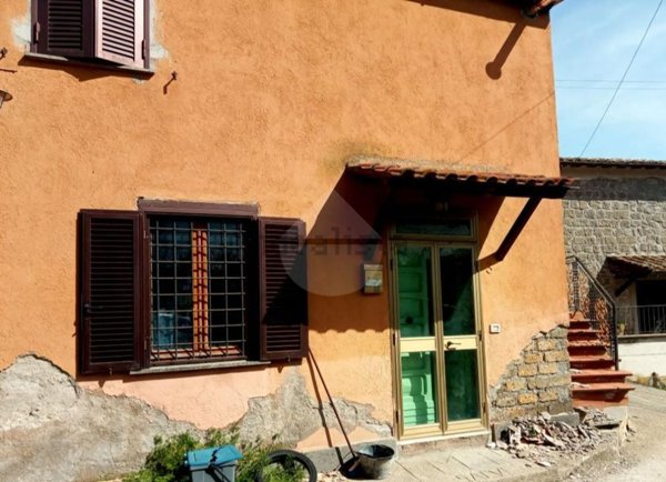 casa indipendente in vendita a Montefiascone