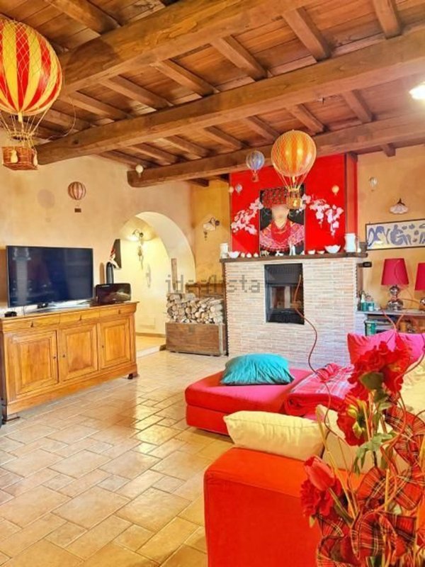 casa indipendente in vendita a Montefiascone