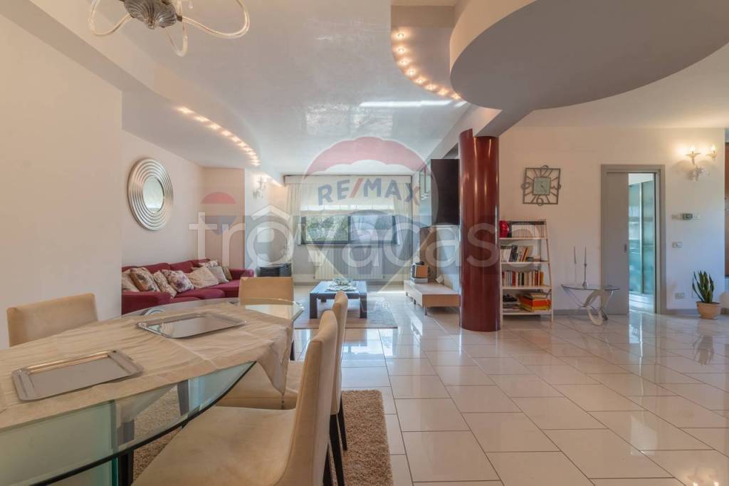 casa indipendente in vendita a Montefiascone