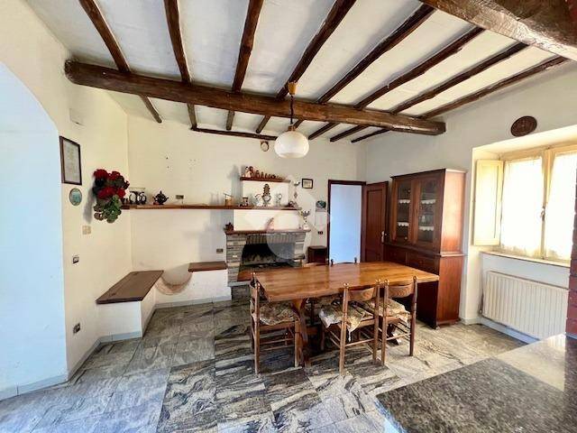 casa indipendente in vendita a Montefiascone