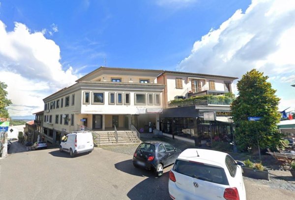 locale commerciale in vendita a Montefiascone