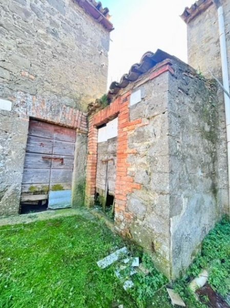 rudere in vendita a Montefiascone