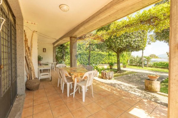 casa indipendente in vendita a Montefiascone