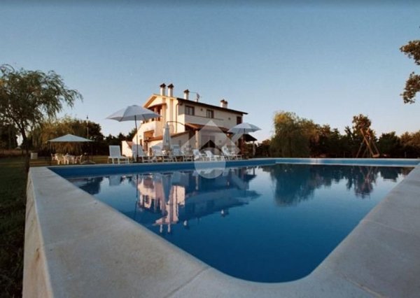 casa indipendente in vendita a Montefiascone