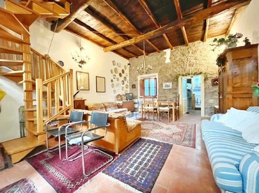 casa indipendente in vendita a Montefiascone