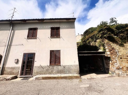 casa indipendente in vendita a Montefiascone