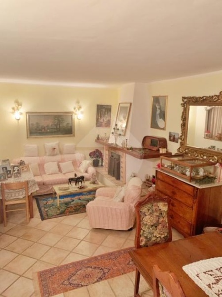 casa indipendente in vendita a Montefiascone