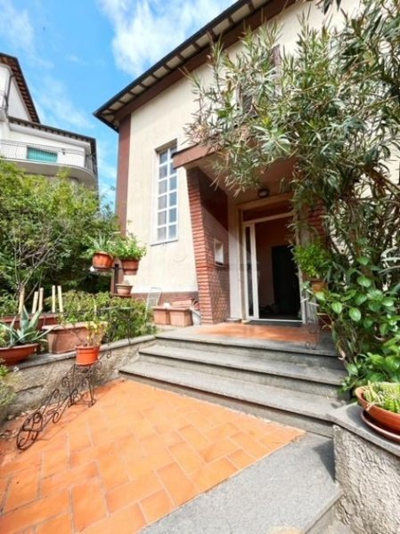 casa indipendente in vendita a Montefiascone